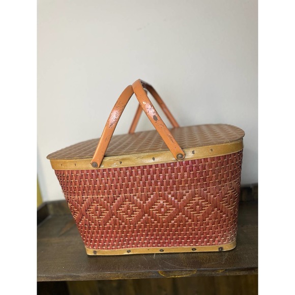 Vintage Redmon Wicker Picnic Basket - Beautiful Cranberry Red - Picture 2 of 11